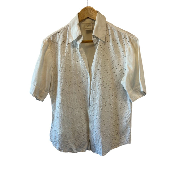 Emma James Tops - VINTAGE Cream Eyelet Lace Button Up Short Sleeve Collared Shirt S